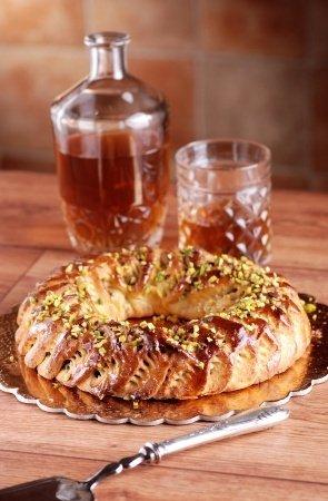 Buccellato with wine