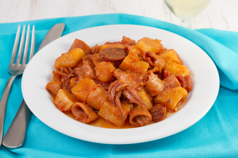 Squid in Sauce with Stewed Potatoes